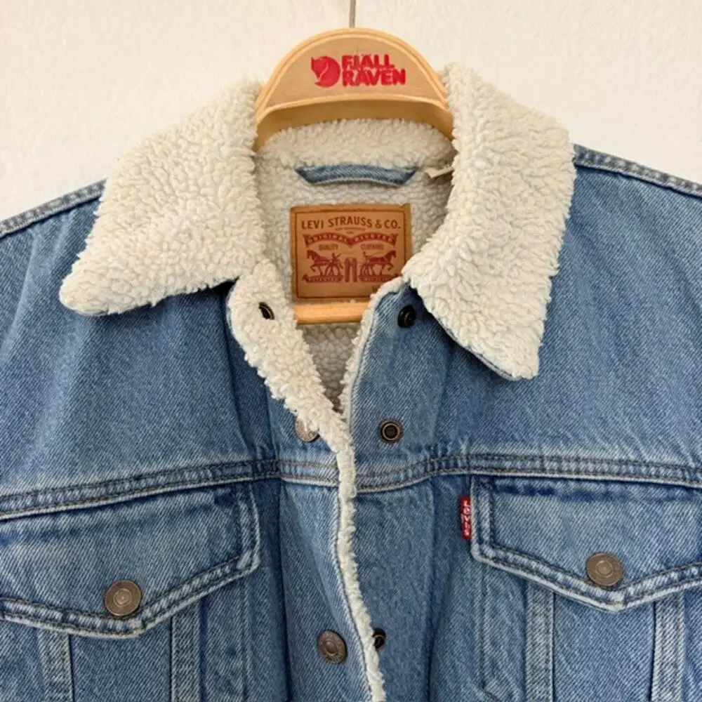 Levis levi sherpa